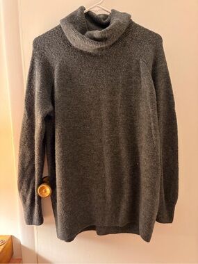 Cozy Women's Gray Turtleneck Sweater